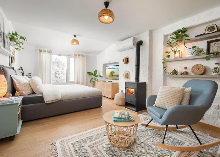 Alexandra's Center Iii *